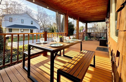 Spring Lake House | Spacious Spring Lake Retreat Beach Access Sleeps 8 Family & Pet Friendly