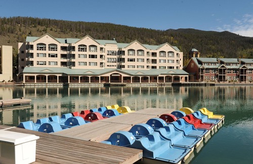 Lakeside Village Apartment | Spacious Studio on Keystone Lake with Full Kitchen