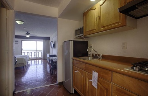 South Shore Hotel Area Hotel | Spacious Studio with Panoramic Ocean Views | Private Beach Access