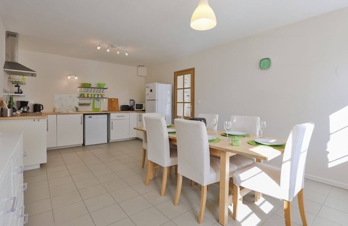 Lengronne House | Spacious, stylish and contemporary family-friendly gite in Gavray, Normandy