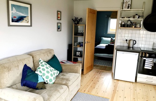 Duloe Cabin | Spacious, stylish hideaway in SE Cornwall - 10mins from the beach!
