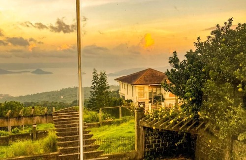Tagaytay Resort | Spacious Tagaytay Retreat for 12pax