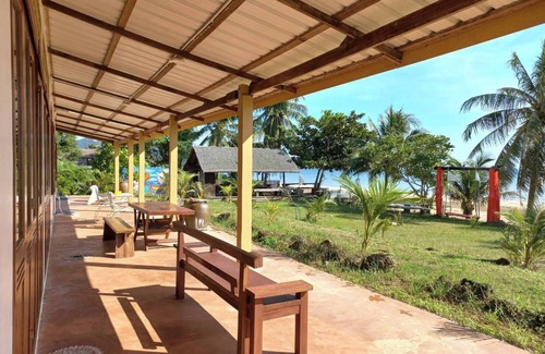Saphli Villa | Spacious, breezy, and full of character beachfront villa, Chumphon,Thailand