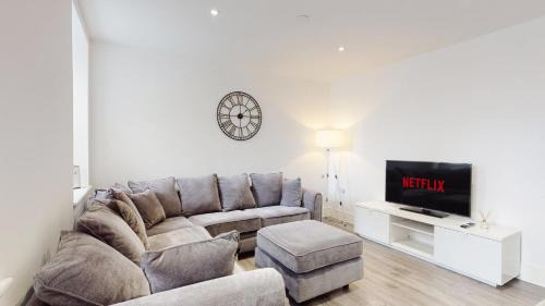 Abertillery Apartment | Spacious three bedroom apartment with Valley views