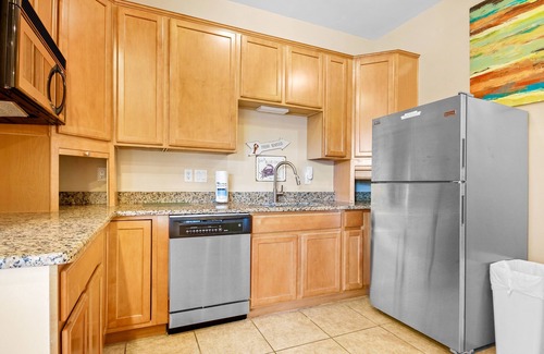 Myrtle Beach House | Spacious three-story coastal villa with resort amenities, balconies & jetted tub