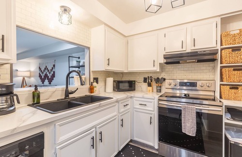 Eagle House | Spacious, Upgraded and Comfortable! Eagle Two Bedroom Retreat!