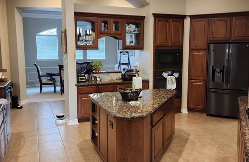 Cypress House | Spacious Upscale 5-bedroom house 1 ACRE Pet Friendly in Cypress