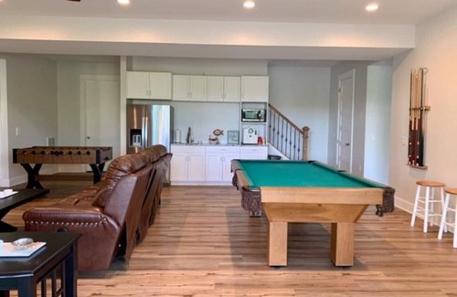 Six Mile House | Spacious, Upscale House With Private Dock On Lake Keowee. Near Clemson U.