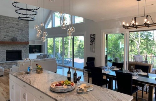 Six Mile House | Spacious, Upscale House With Private Dock On Lake Keowee. Near Clemson U.
