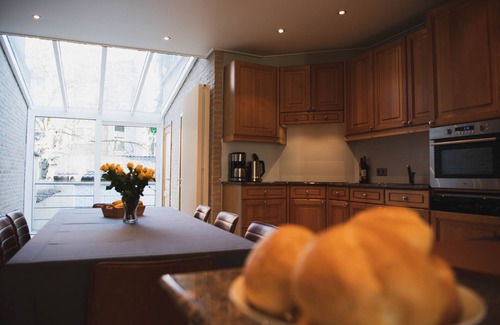 Sint-Andries House | Spacious vacation home 5 min steps from city center.