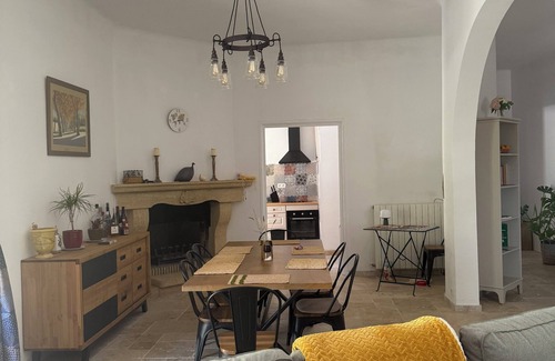 Castillon-du-Gard Villa | Spacious villa in Castillon-du-Gard with Separate Studio and Private Pool