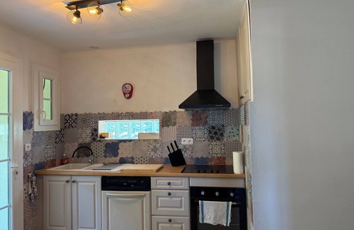 Castillon-du-Gard Villa | Spacious villa in Castillon-du-Gard with Separate Studio and Private Pool