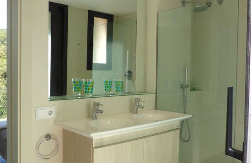 Begur Villa | Spacious Villa large Pool 7 b’rooms 8mins walk to Begur Padel tennis 1min away
