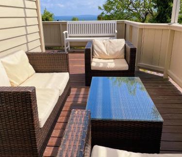 Horten Villa | Spacious villa near coast path, beach and city center