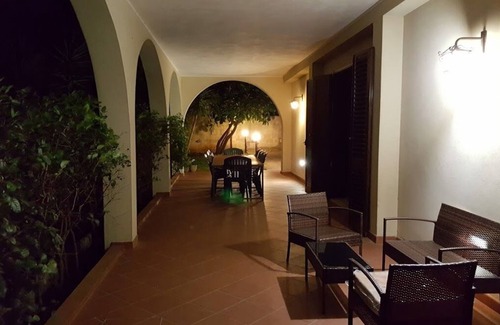 Martano Villa | Spacious Villa "Travellito" with Wi-Fi, Garden & Terrace