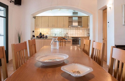 Koundouros Villa | Spacious villa with a pool only 3 minutes by foot from the beach of Koundouros