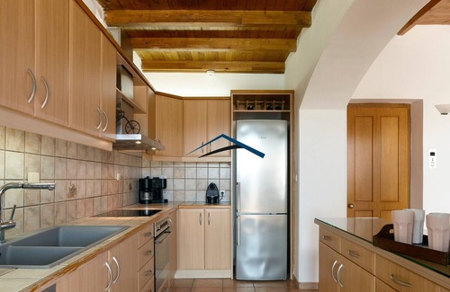 Koundouros Villa | Spacious villa with a pool only 3 minutes by foot from the beach of Koundouros