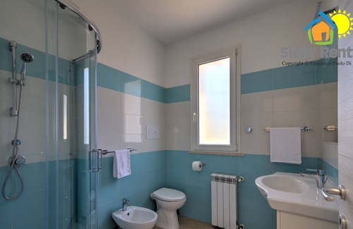 Capaci Villa | Spacious villa with hot tub and sauna 5 minutes from the beach