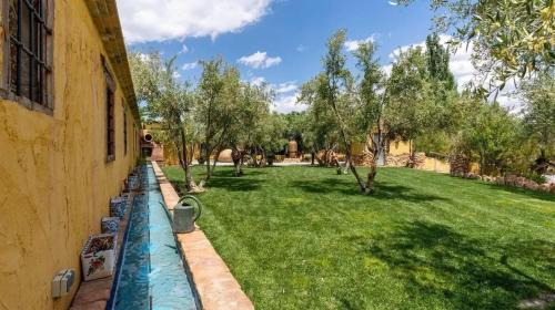 Baza Villa | Spacious villa with mountain view and pool in Baza