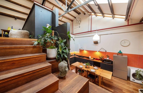 Footscray Apartment | Spacious Warehouse Conversion, 2 Bdrms & Parking