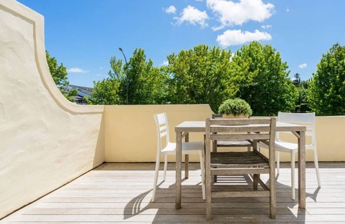 St. Heliers House | Spanish Charm: Stylish 3BR Steps from the Beach