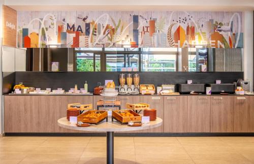 Le Bourg - Gare De Vaise Hotel | Spark by Hilton Lyon Park Saone