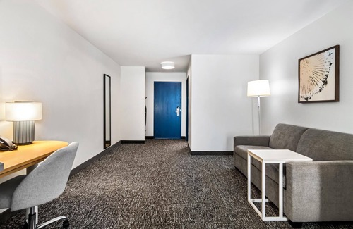 Merrillville Hotel | Spark by Hilton Merrillville