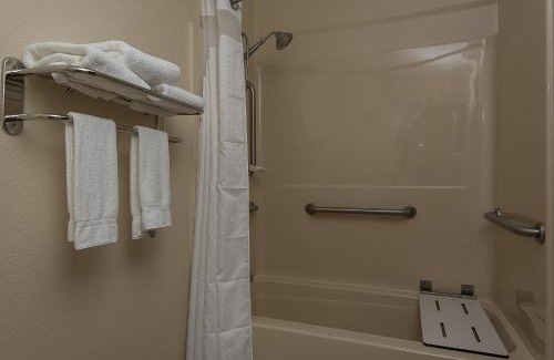 Roanoke Hotel | Spark by Hilton Roanoke Civic Center
