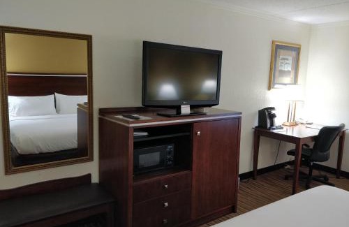 Roanoke Hotel | Spark by Hilton Roanoke Civic Center