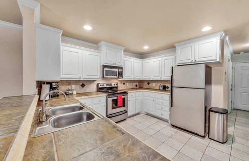 Lubbock House | Spark Getaways: The Shapiro