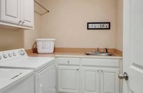 Lubbock House | Spark Getaways: The Shapiro