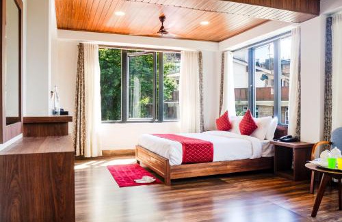 Gangtok Hotel | Sparrow Cherry Resort 2 min walk To MG Marg