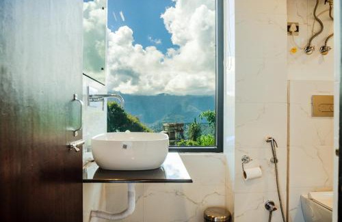 Gangtok Hotel | Sparrow Cherry Resort 2 min walk To MG Marg