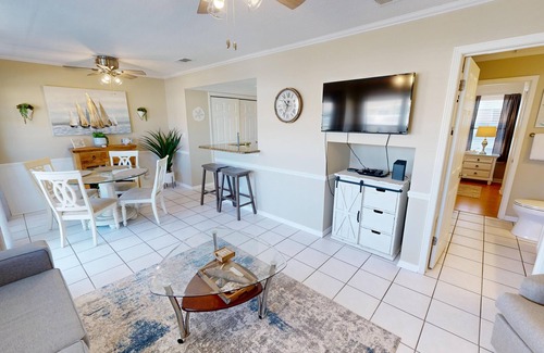 Holiday Isle Condo | SPC 4203 Dog Friendly 1 BR with Free Beach Service for 2