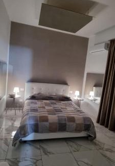 Roccapiemonte Bed & Breakfast | Specchio Riflesso