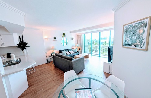 Surfers Paradise Condo | SPECIAL*Crown Towers | Large north facing unit 1B