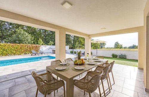 Kaldanija Apartment | SPECIAL OFFER! NEW LUXURY APARTMENT with pool, fitness, outdoor bar&grill