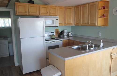 Harpswell Cottage | Spectacular 270 Degree View of Bustling Ocean Front
