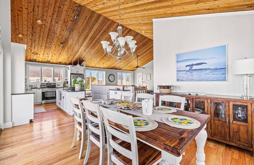 Point Judith House | Spectacular beach home, rooftop deck w/lovely ocean views, walk to water&more!