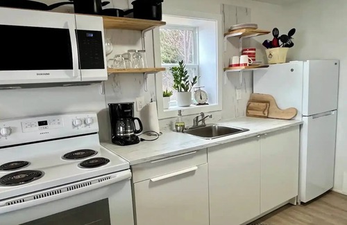 Summerville Centre Apartment | Spectacular Oceanfront 1 Bdrm Unit in Summerville