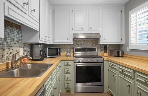Twin Oaks House | Spectacular Home in Paradise! Centrally Located in Wild Dunes