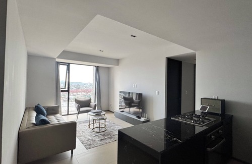 Angelopolis Apartment | Spectacular view + amenities at Torre Boudica
