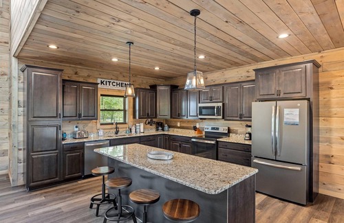 Pigeon Forge Cabin | Spectacular NEW 5 BR w/Incredible Views, Hot Tub, Wi-Fi, Free Tickets