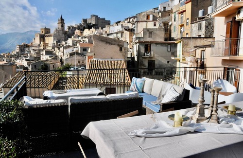 Caccamo House | Spectacular rooftop views, 15 minutes to the Mediterranean