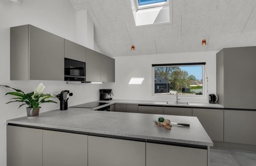 Dronningmolle House | Spend a fantastic vacation in this spacious and modern vacation home in Dronningmølle.