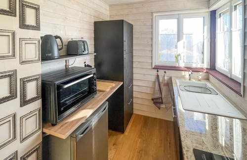 Calavante House | Spend a relaxing vacation in this inviting cottage!