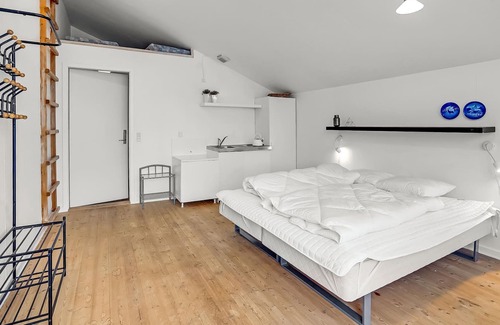 Emmerlev Apartment | Spend an unforgettable vacation in this spacious apartment by the sea.