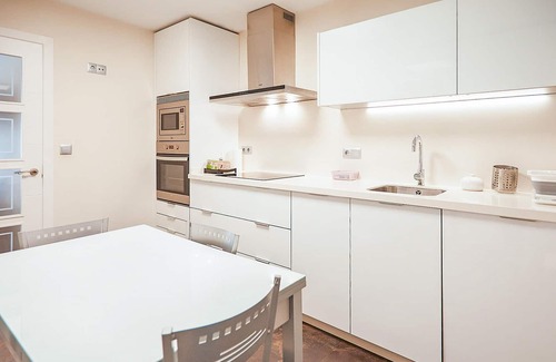 Manon Apartment | Spend relaxing vacations in Viveiro ? a short walk from the beach.