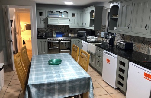 Magherafelt House | Sperrinview House - Lovely Retreat Sleeps 8