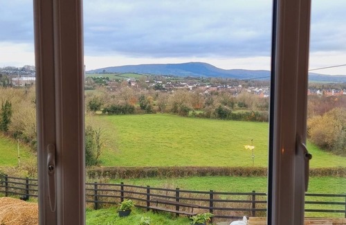 Magherafelt House | Sperrinview House - Lovely Retreat Sleeps 8